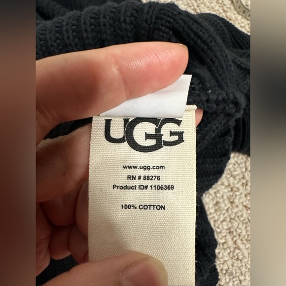 UGG Black Turtleneck Sweater size L - Picture 8 of 9